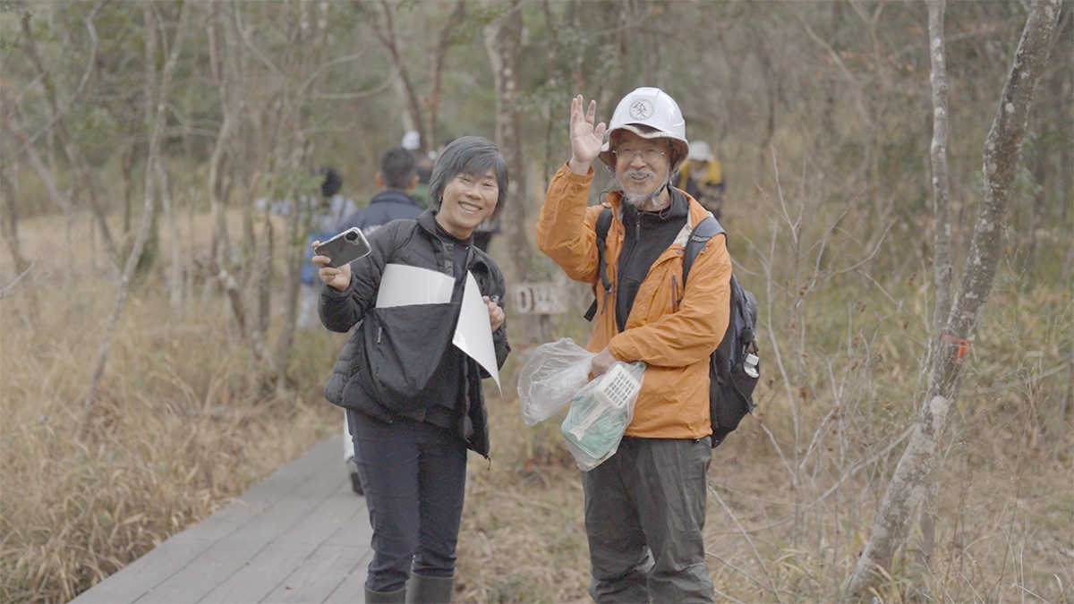 木道での視察の様子